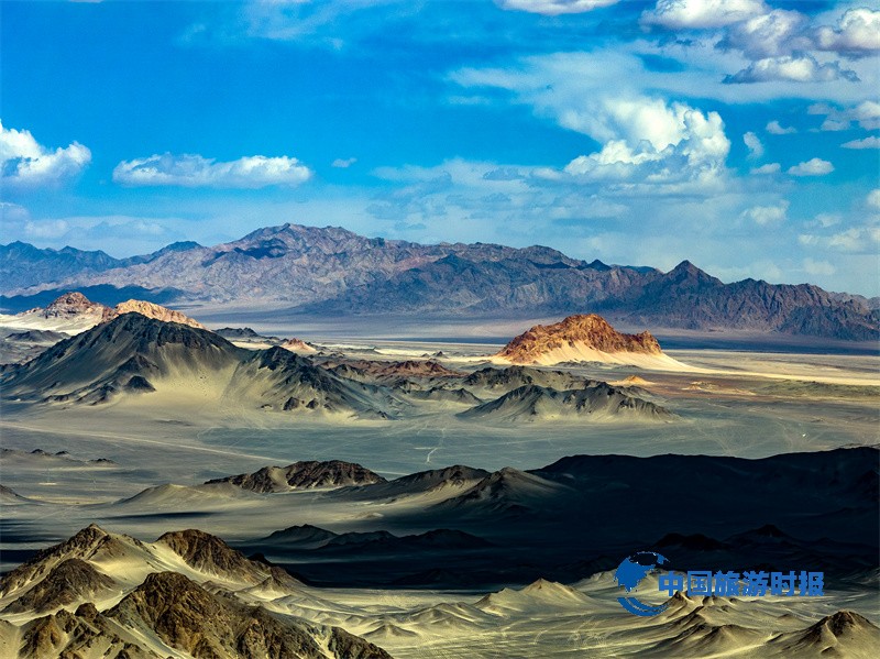 水墨秘境胭脂山 刘赟.jpg